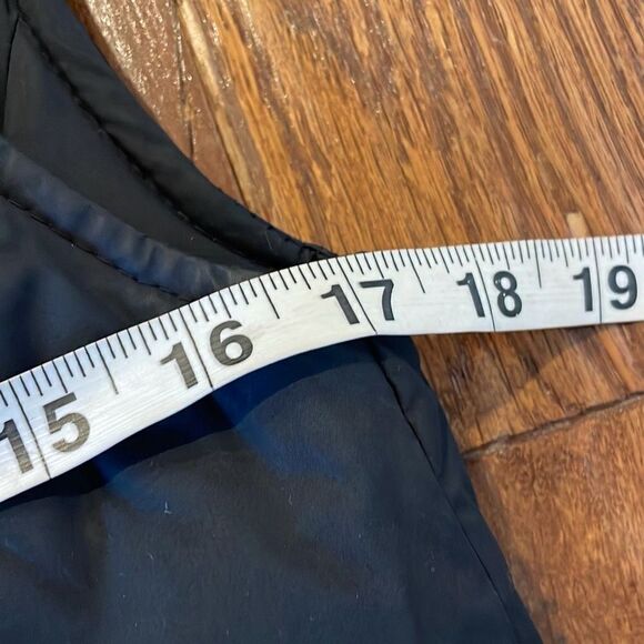 Gap goose down full black puffer vest size xs - Picture 4 of 8
